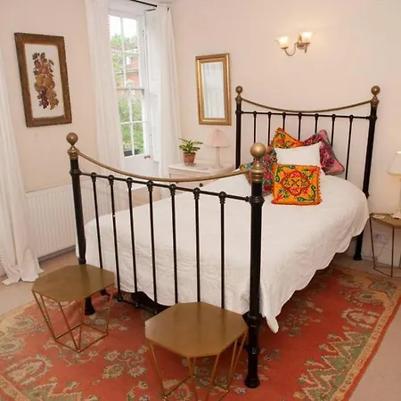Georgian 2 Bedroom In Clifton * بريستول